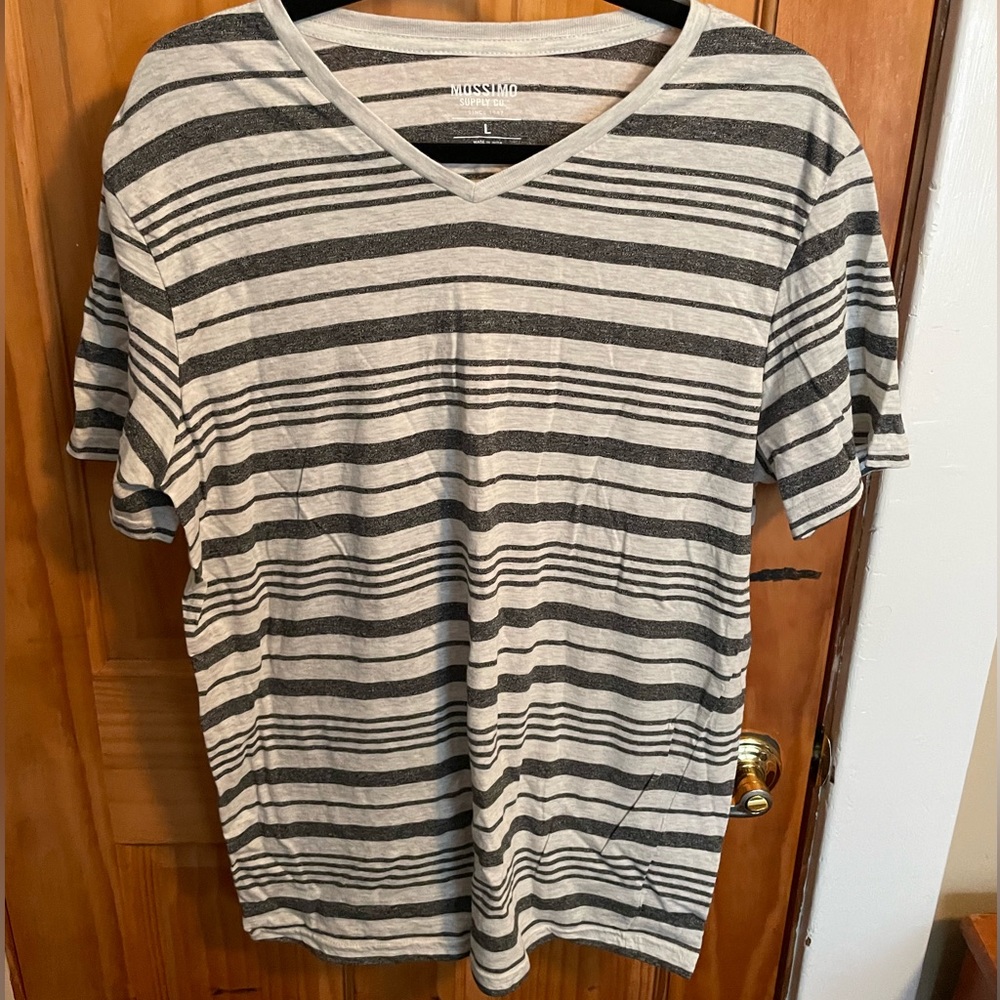 Mossimo Mens tee shirt, large